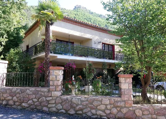 Appartement 48 M2 Avec Jardin Au Rdc Dans Villa A 5 Min A Pied Des Thermes De Vernet-Les-Bains, Location De Samedi A Samedi